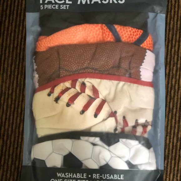 5- Face Masks one size - Picture 1 of 2